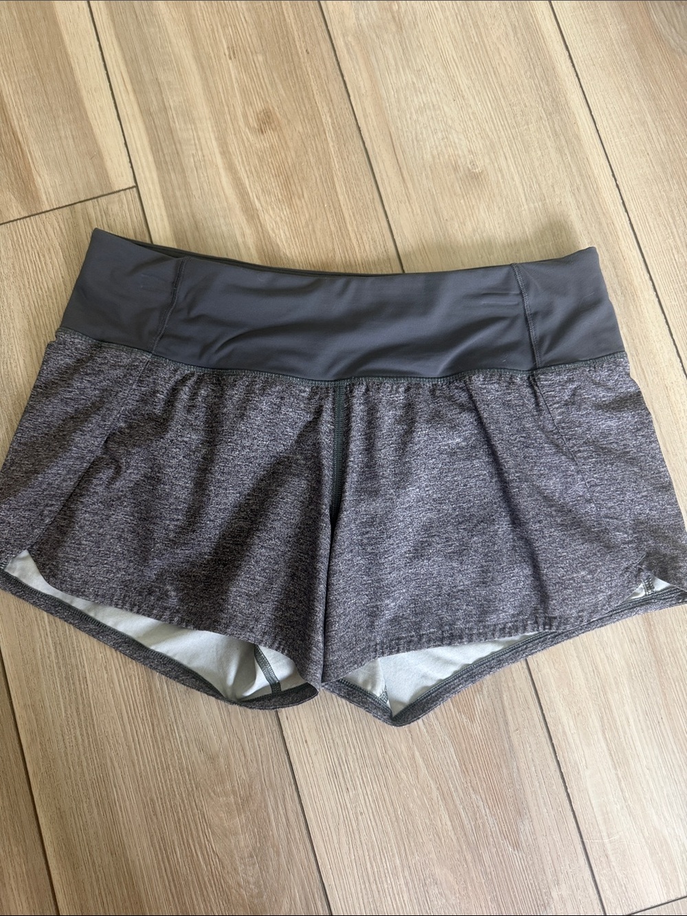 Lululemon run speed  Shorts ~6~
